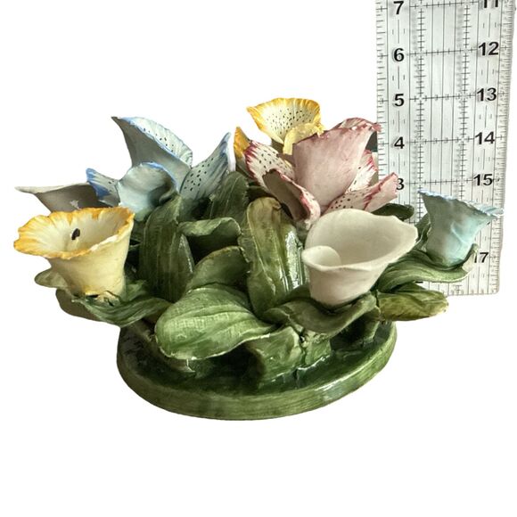 Capodimonte Italy Porcelain Flower Bouquet – Hand Painted – Chipped Petals – 6" - Picture 10 of 11